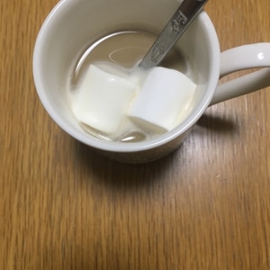 生姜糖とマシュマロの入った　ミルクコーヒー